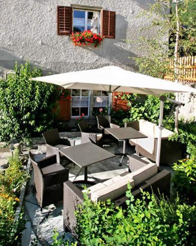 Gasthaus Alte Post Zillis Luaran gambar