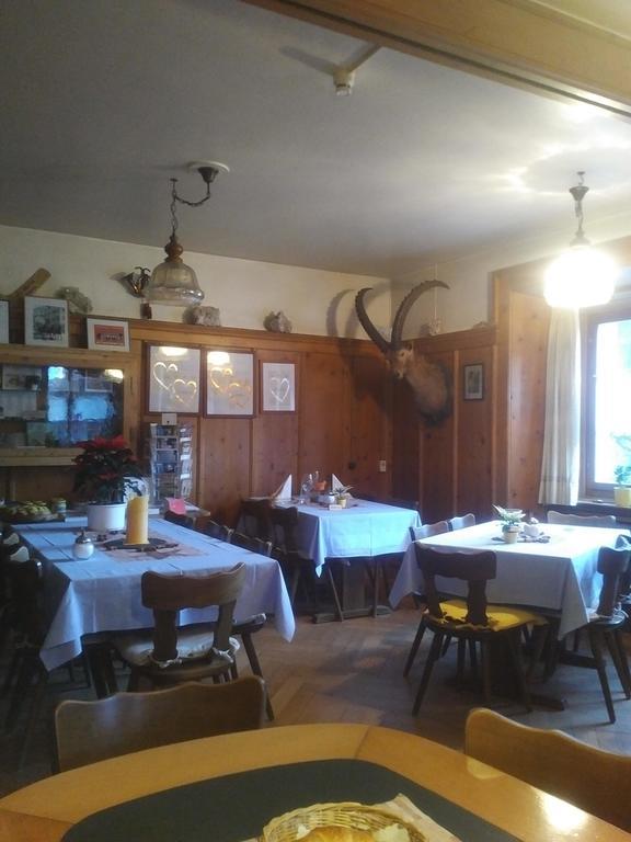 Gasthaus Alte Post Zillis Luaran gambar